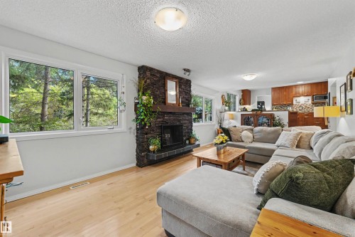 4 Greenwood Place, St. Albert, AB 