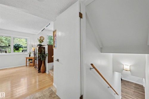 4 Greenwood Place, St. Albert, AB 