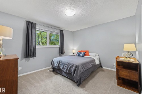 4 Greenwood Place, St. Albert, AB 