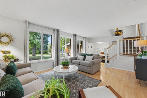 4 Greenwood Place, St. Albert, AB 