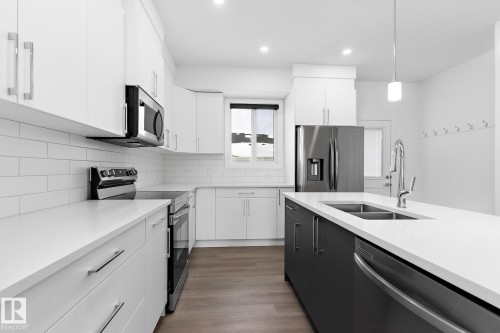 #UPPER 6630 46 AV , Beaumont, AB T4X 2Z4 5