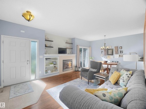 #24 30 OAK VISTA DR  St. Albert, AB T8N 3T1
