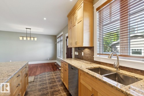 11032 80 Avenue Nw, Edmonton, AB 