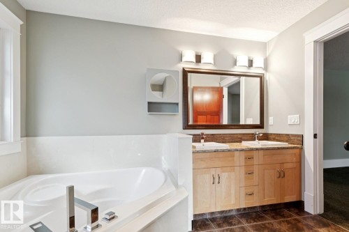 11032 80 Avenue Nw, Edmonton, AB 