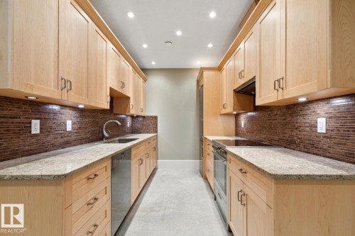 11032 80 Avenue Nw, Edmonton, AB 