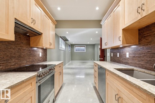 11032 80 Avenue Nw, Edmonton, AB 