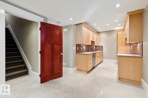 11032 80 Avenue Nw, Edmonton, AB 
