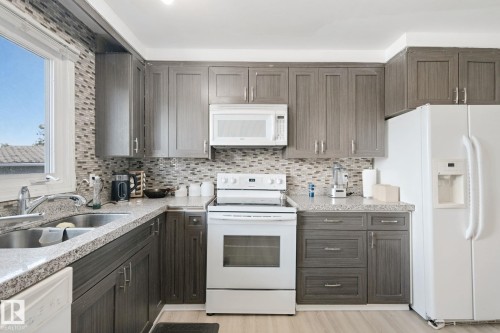 8508 149A Avenue Nw, Edmonton, AB 
