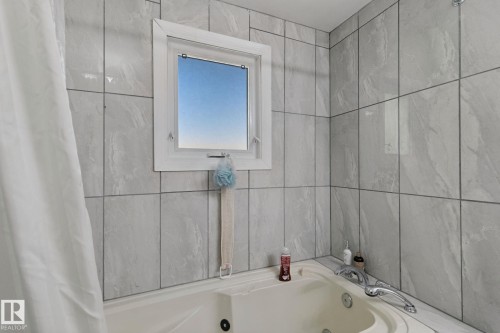 8508 149A Avenue Nw, Edmonton, AB 