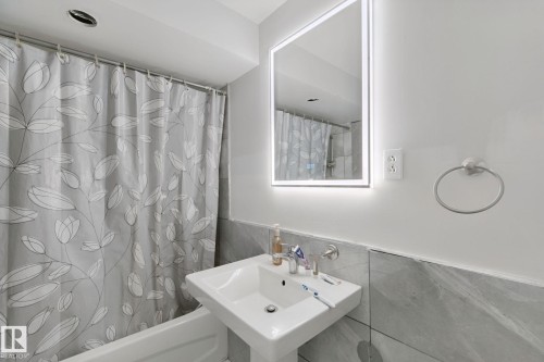8508 149A Avenue Nw, Edmonton, AB 