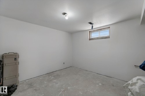 8508 149A Avenue Nw, Edmonton, AB 