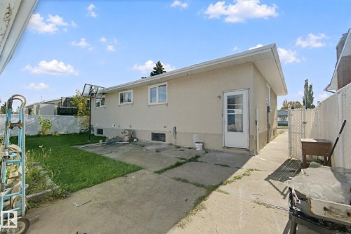 8508 149A Avenue Nw, Edmonton, AB 