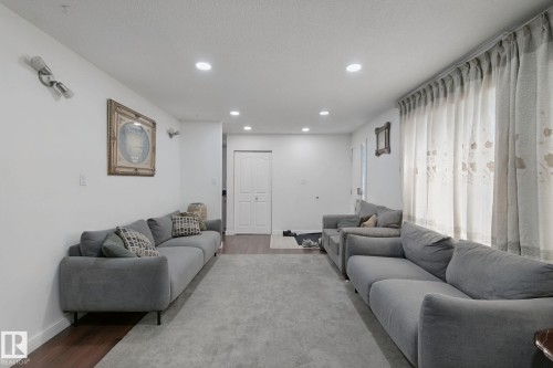 8508 149A Avenue Nw, Edmonton, AB 