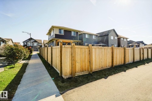 1623 Plum Circle Sw, Edmonton, AB 