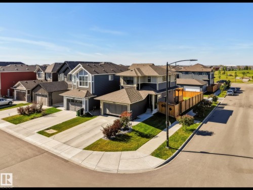 1623 Plum Circle Sw, Edmonton, AB 