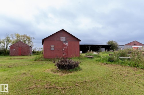 57514 Rge Rd  223, Rural Sturgeon County, AB 