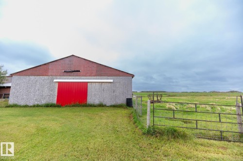 57514 Rge Rd  223, Rural Sturgeon County, AB 