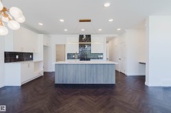 20624 43 Avenue NW  Edmonton, AB T6M 3E3