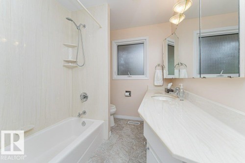 3543 106A Street Nw, Edmonton, AB 