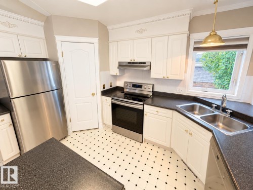 3 Hardcastle Place, St. Albert, AB 