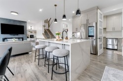 1824 18 Avenue NW  Edmonton, AB T6T 2N1