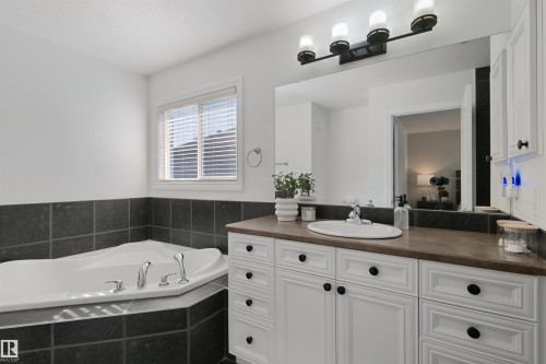 215 Henderson Link, Spruce Grove, AB 