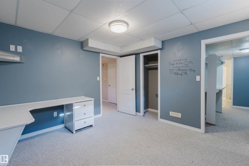 Neutral-toned carpeting throughout - 11526 9 Avenue Nw, Edmonton, AB 