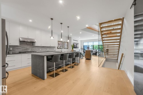 11247 71 Avenue Nw, Edmonton, AB 