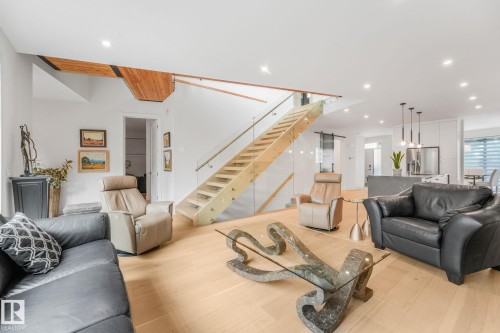 11247 71 Avenue Nw, Edmonton, AB 
