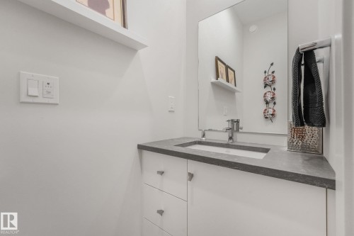 11247 71 Avenue Nw, Edmonton, AB 