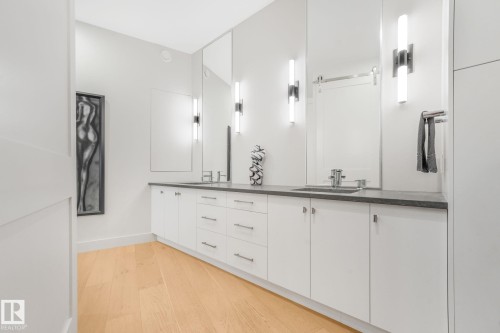 11247 71 Avenue Nw, Edmonton, AB 