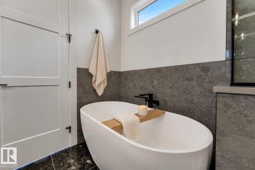 6048 107A Nw, Edmonton, AB 