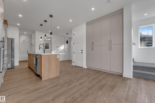 6048 107A Nw, Edmonton, AB 