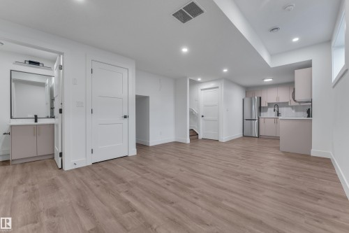 6048 107A Nw, Edmonton, AB 