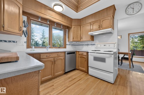 10706 33A Avenue Nw, Edmonton, AB 