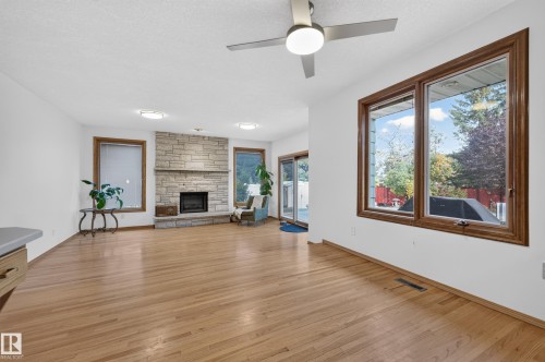10706 33A Avenue Nw, Edmonton, AB 