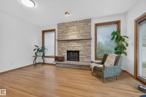 10706 33A Avenue Nw, Edmonton, AB 