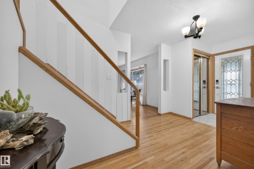 10706 33A Avenue Nw, Edmonton, AB 