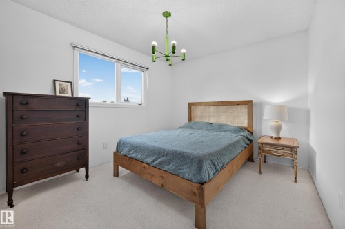 10706 33A Avenue Nw, Edmonton, AB 