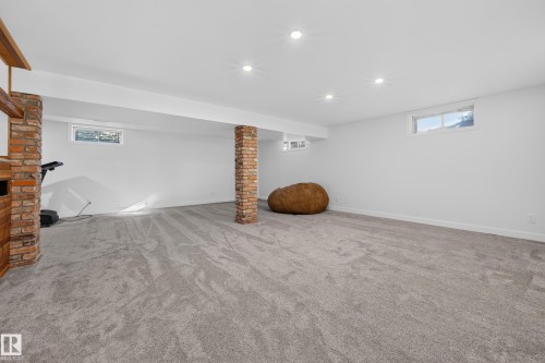 10706 33A Avenue Nw, Edmonton, AB 
