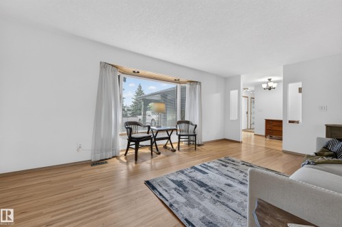 10706 33A Avenue Nw, Edmonton, AB 