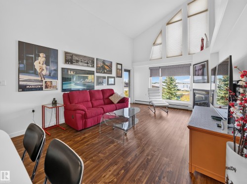 #404 200 BETHEL DR  Sherwood Park, AB T8H 2C5