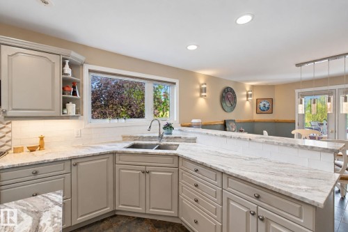 6 Rosenthal Way, Stony Plain, AB 