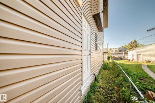 12212 124 Street Nw, Edmonton, AB 