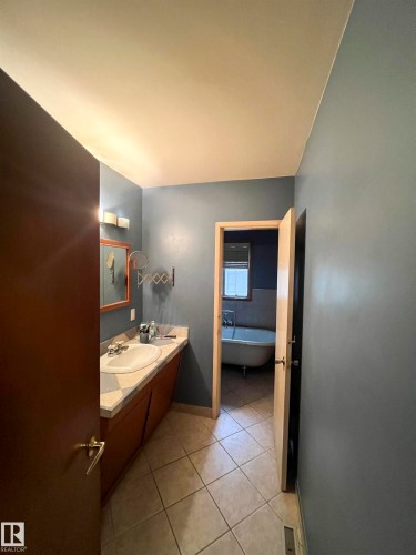 70 Sunset Boulevard, St. Albert, AB 