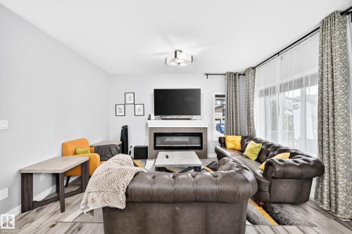 7245 Chivers Place Sw, Edmonton, AB 