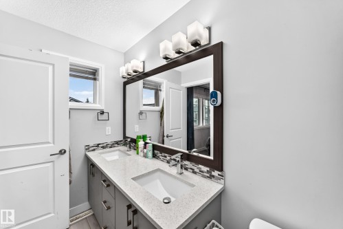 7245 Chivers Place Sw, Edmonton, AB 