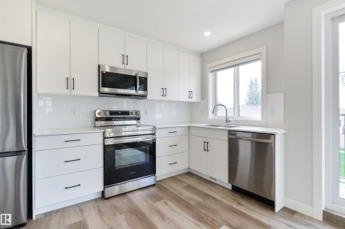 8313 76 Avenue Nw, Edmonton, AB 