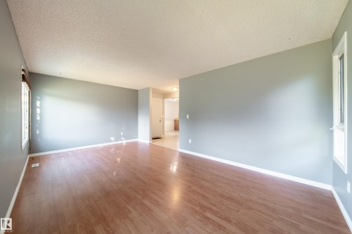 3908 41 Avenue Nw, Edmonton, AB 