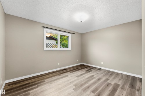 3927 22 Avenue Nw, Edmonton, AB 
